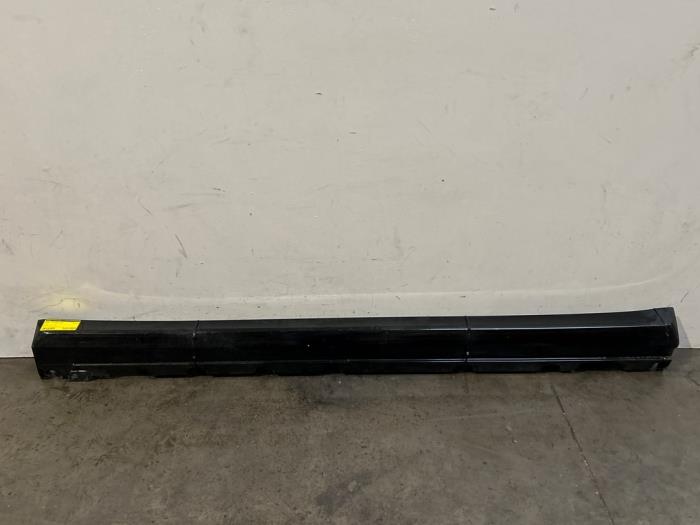 Próg lewy Mercedes GLK-Klasse