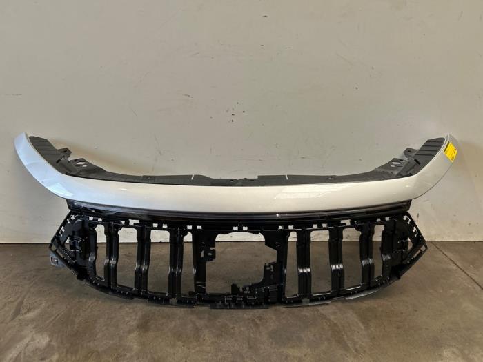 Support de calandre Mercedes EQA