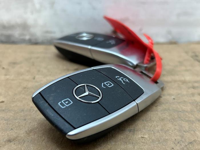 Cerradura de contacto y ordenador Mercedes CLA