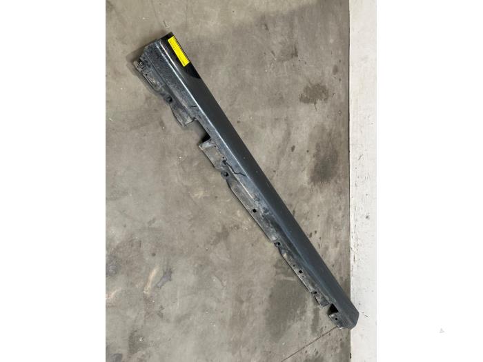 Sill, right Mercedes CLA