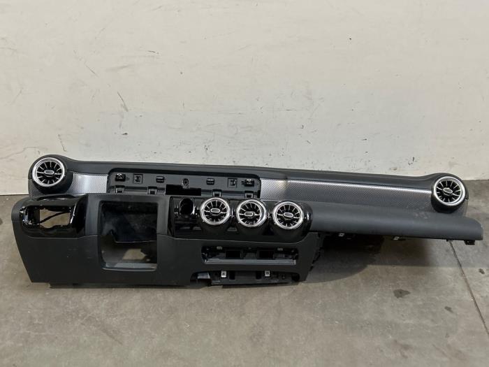 Salpicadero Mercedes CLA