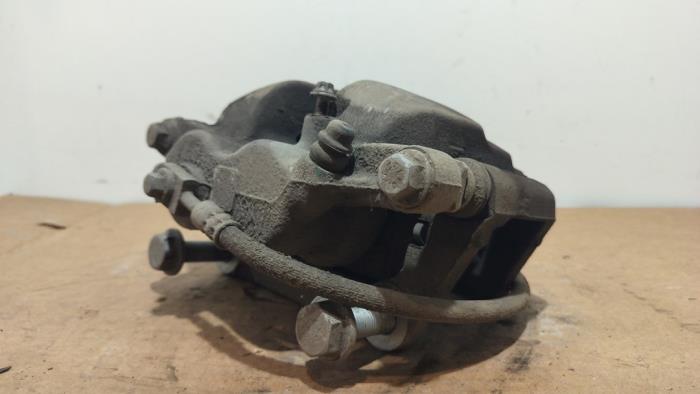 Pinza de freno derecha delante Mercedes CLA