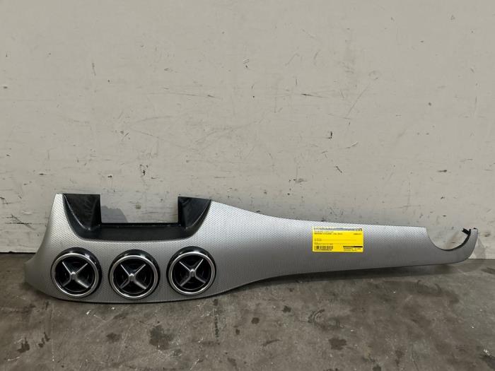 Dashboard decoration strip Mercedes B-Klasse