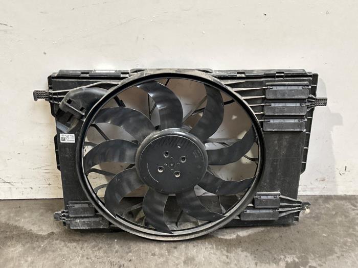 Wentylator chlodzenia silnika Mercedes CLA