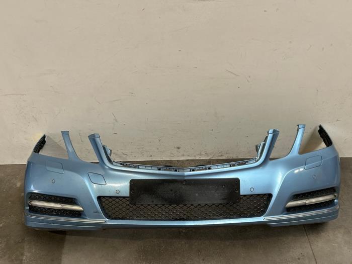 Zderzak przedni Mercedes E-Klasse