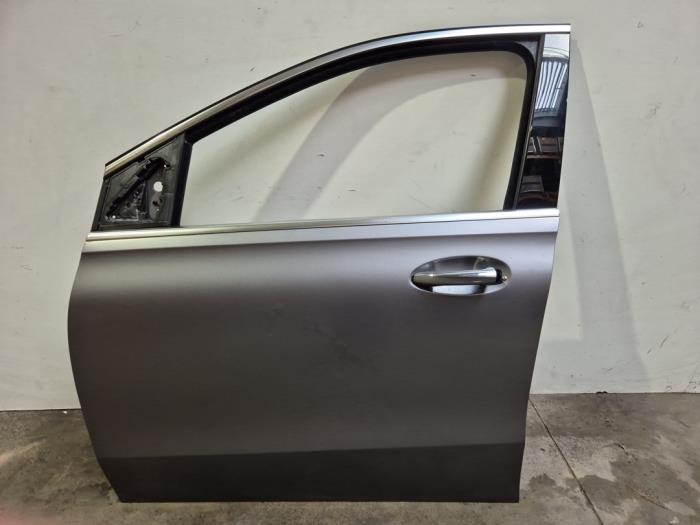Tür 4-türig links vorne Mercedes B-Klasse