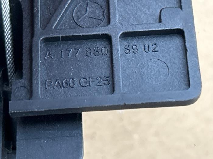 Câble capot Mercedes B-Klasse