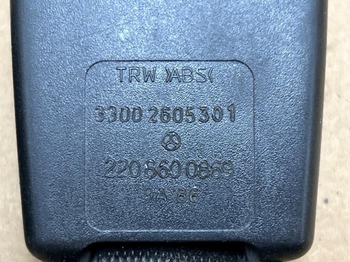 Insertion ceinture de sécurité arrière centre Mercedes S-Klasse