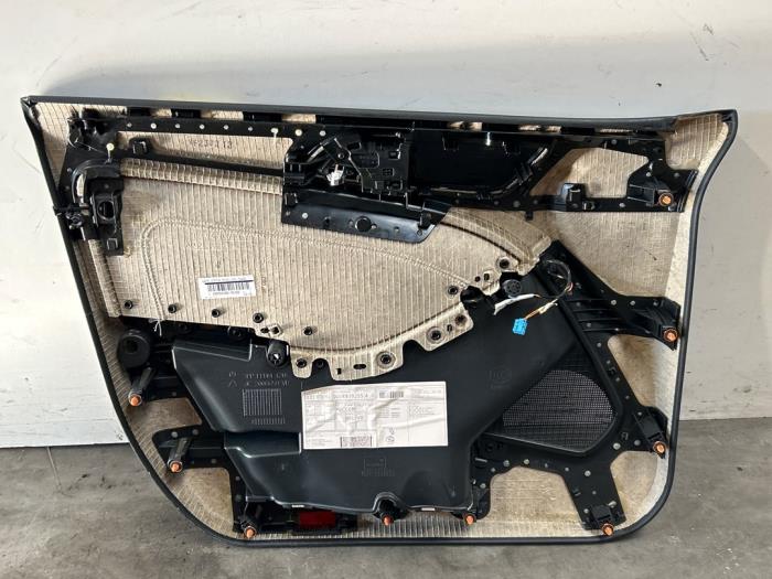 Tapicerka drzwi prawych przednich wersja 4-drzwiowa Mercedes B-Klasse