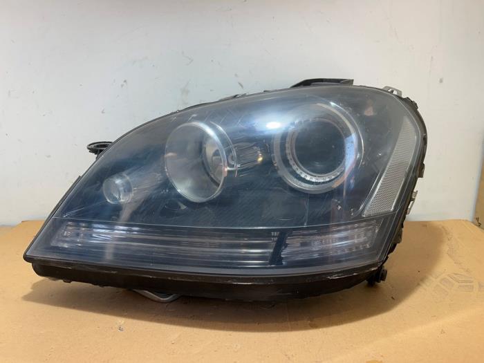 Reflektor lewy Mercedes ML-Klasse