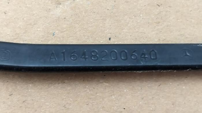 Front wiper arm Mercedes ML-Klasse