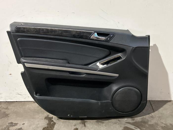 Tapicerka drzwi lewych przednich wersja 4-drzwiowa Mercedes ML-Klasse