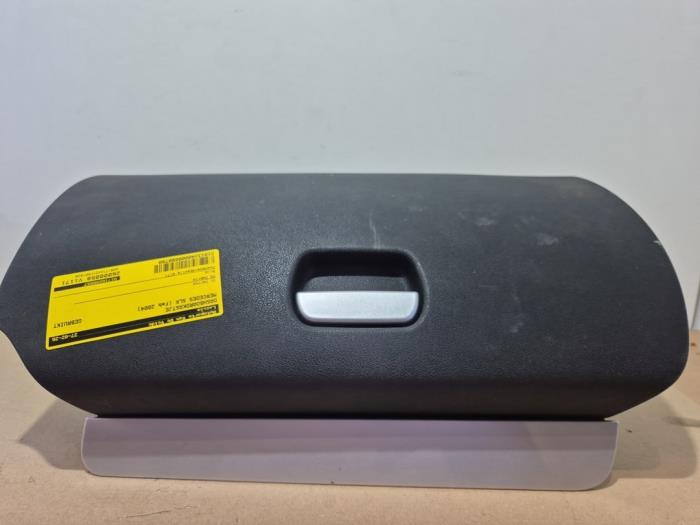 Schowek w desce rozdzielczej Mercedes SLK