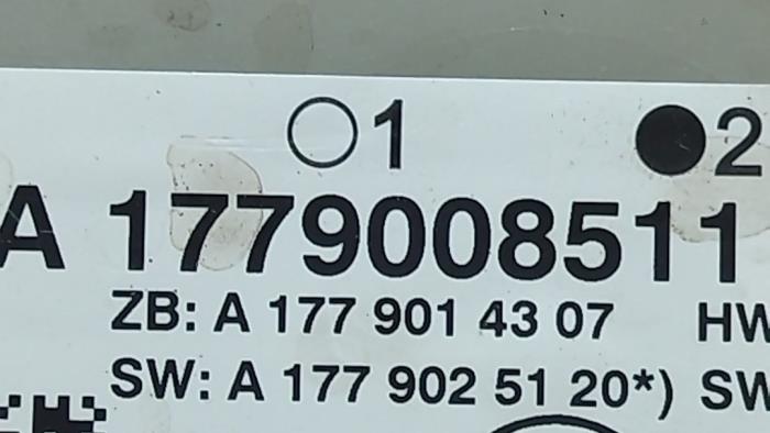 Modul centralnego zamka Mercedes CLA
