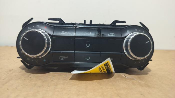 Panel de control de calefacción Mercedes CLA