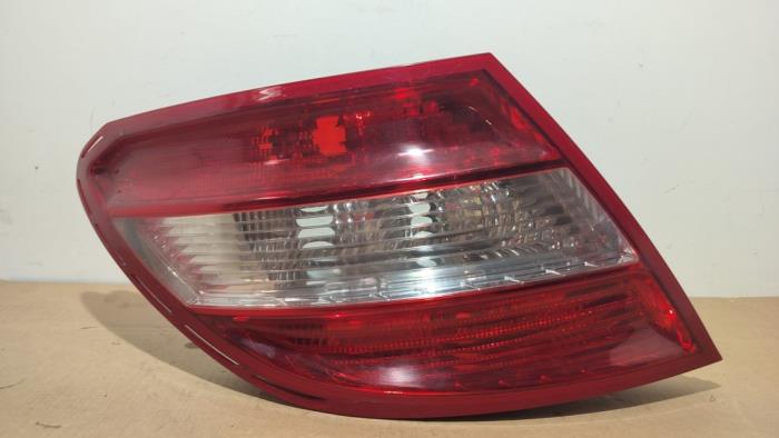 Luz trasera izquierda Mercedes C-Klasse