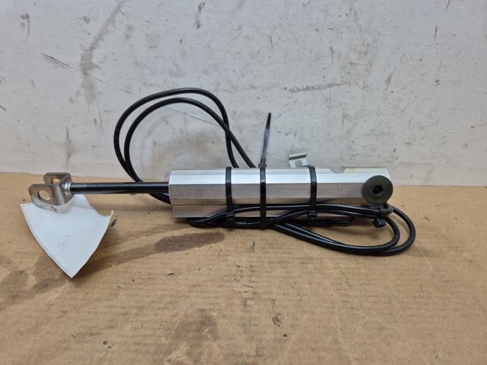 Silownik dachu cabrio Mercedes SLK