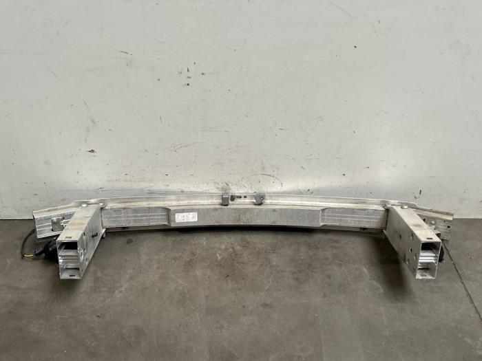 Barre châssis avant Mercedes CLA