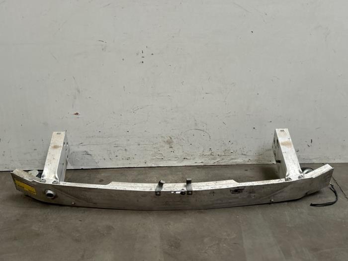 Barre châssis avant Mercedes CLA