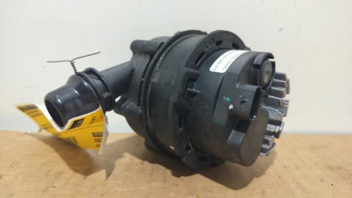Bomba de agua Mercedes EQE