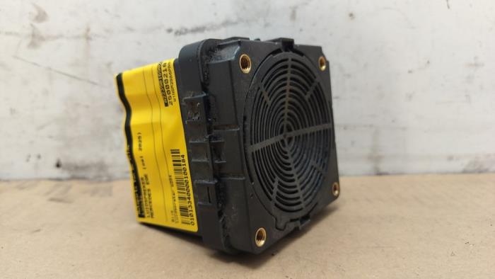 Altavoz Mercedes EQE