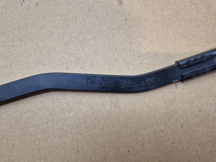 Front wiper arm Mercedes GLC-Klasse