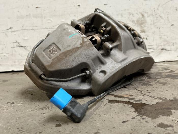 Etrier de frein (pince) avant droit Mercedes EQE