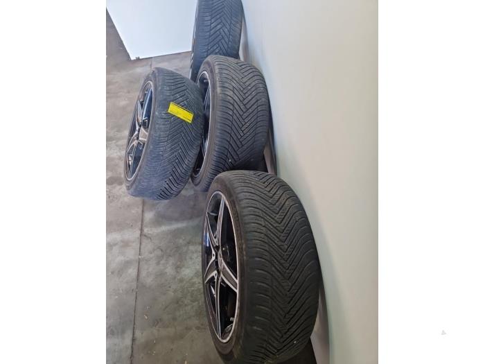 Juego de llantas y neumáticos Mercedes C-Klasse
