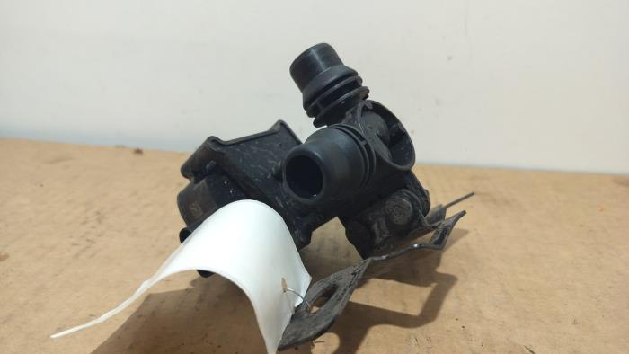 Robinet chauffage électrique Mercedes EQE