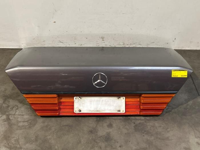 Tylna klapa Mercedes E-Klasse