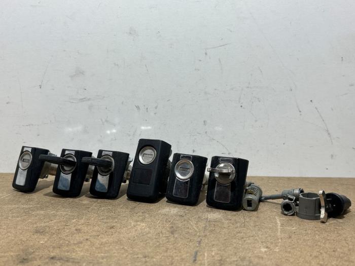 Set of locks Mercedes 190E/D