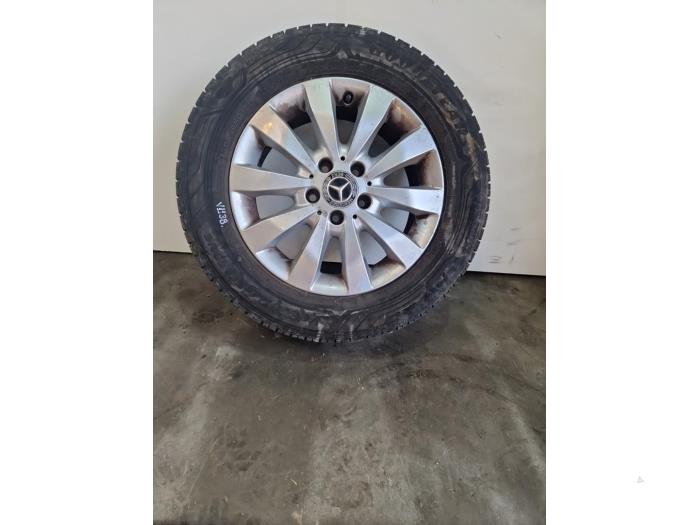 Obrecz + Opona Mercedes Vito