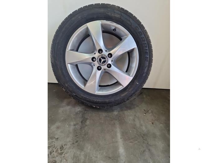 Zestaw obreczy i opon Mercedes Vito