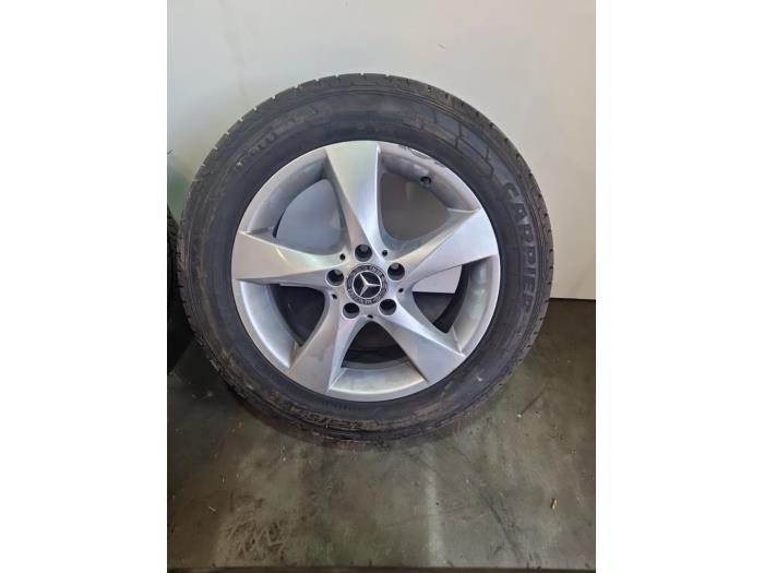 Zestaw obreczy i opon Mercedes Vito