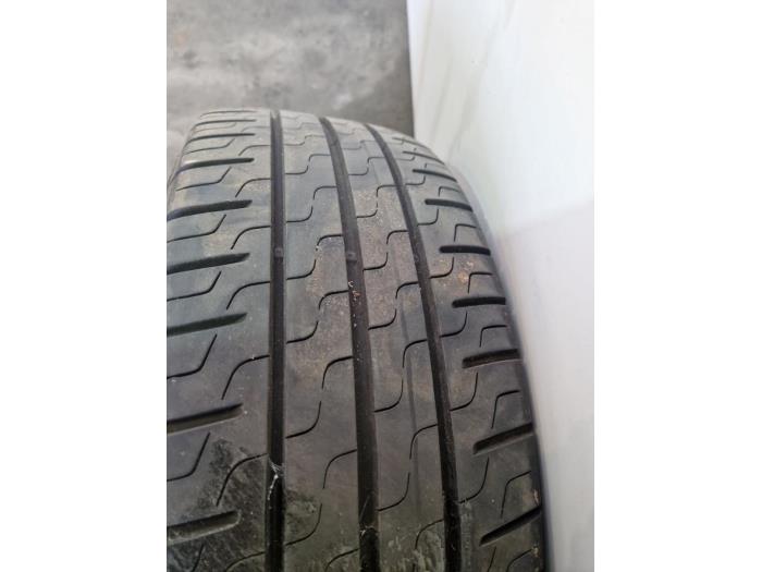 Zestaw obreczy i opon Mercedes Vito