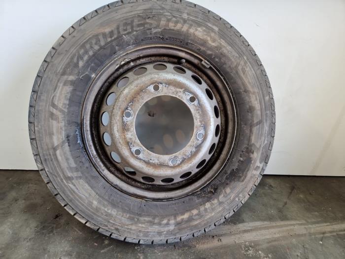 Llanta y neumático Mercedes Sprinter