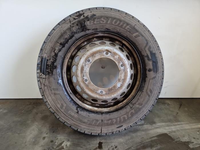 Llanta y neumático Mercedes Sprinter