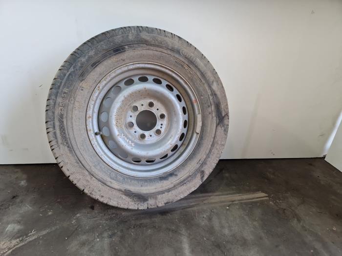 Llanta y neumático Mercedes Sprinter