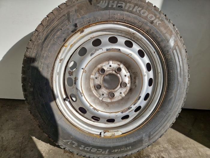 Llanta y neumático Mercedes Vito