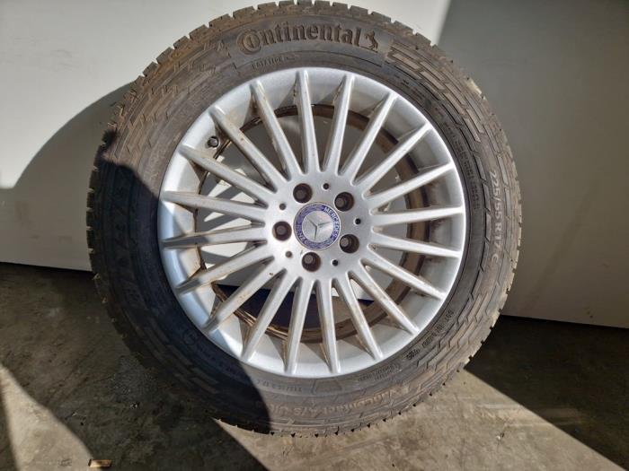 Zestaw obreczy i opon Mercedes Vito