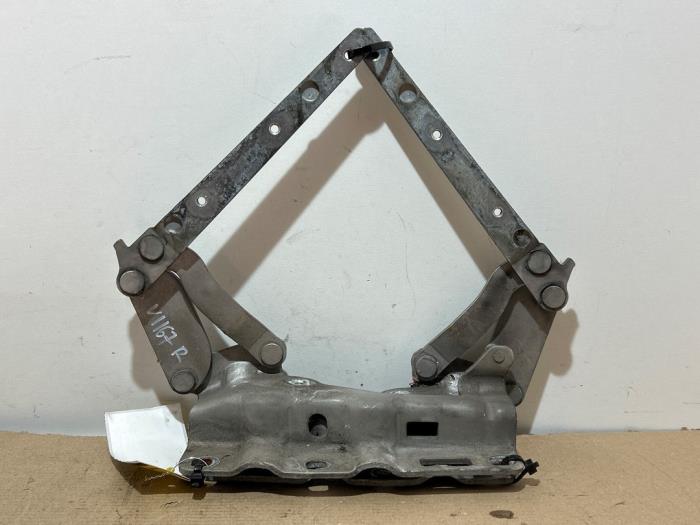 Zawias pokrywy silnika Mercedes C-Klasse