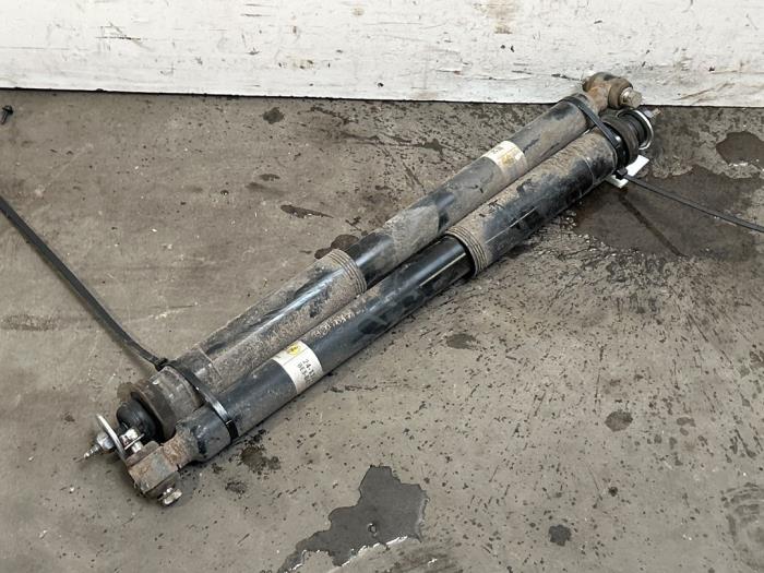 Zestaw amortyzatorów Mercedes C-Klasse