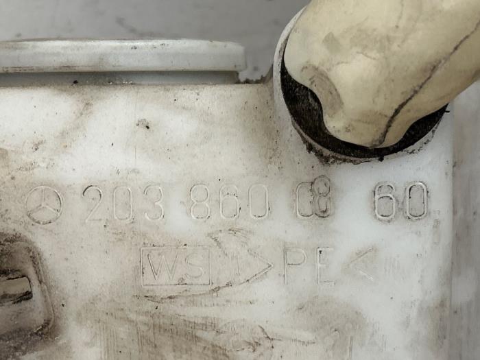 Depósito de lavaparabrisas delante Mercedes C-Klasse