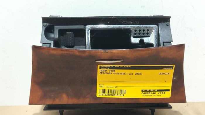 Popielniczka przednia Mercedes E-Klasse