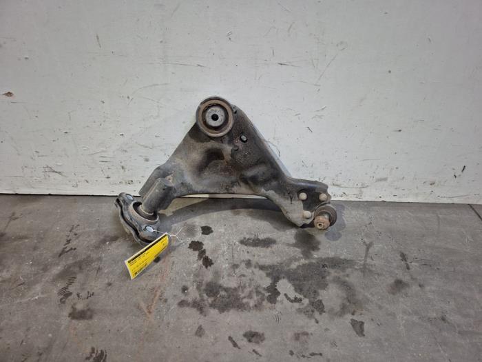 Draagarm links-voor Mercedes Vito
