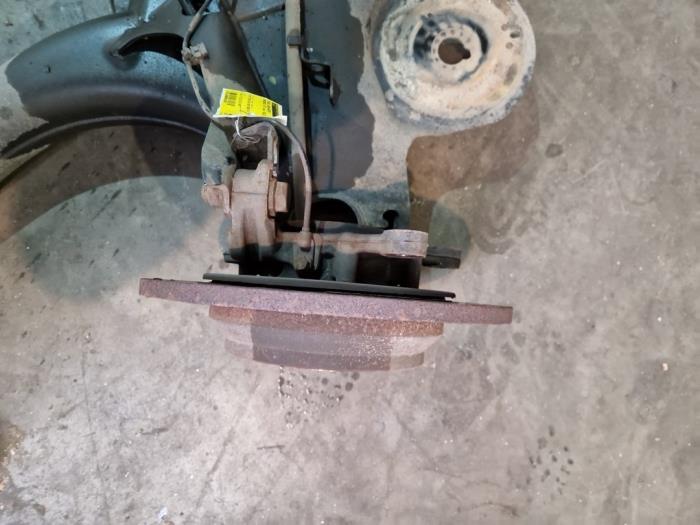 Mangueta izquierda detrás Mercedes Vito