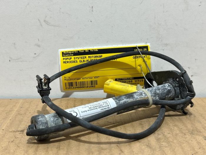 Pop up bonnet system Mercedes GLB-Klasse