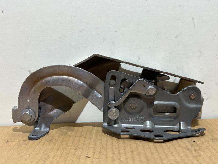 Zawias pokrywy silnika Mercedes C-Klasse