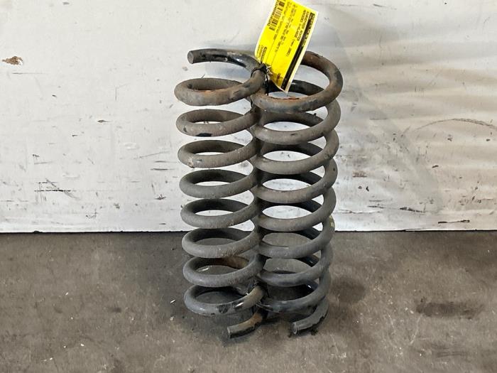 Muelle helicoidal detrás Mercedes C-Klasse