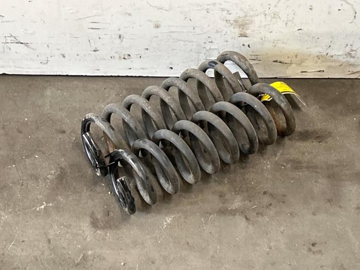 Muelle helicoidal detrás Mercedes C-Klasse